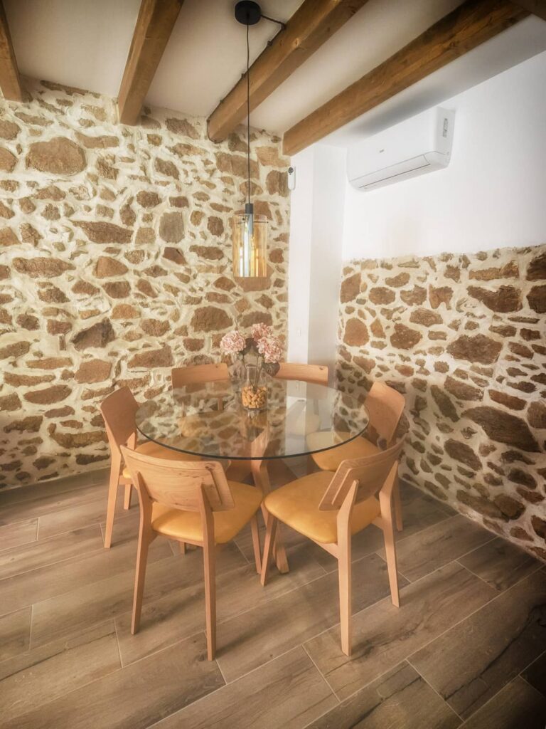 MESA COMEDOR La Casina de Navalcán